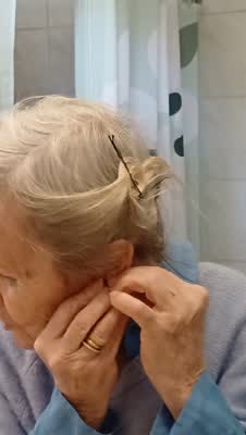 Modell för svensk smyckesdesignerÖ